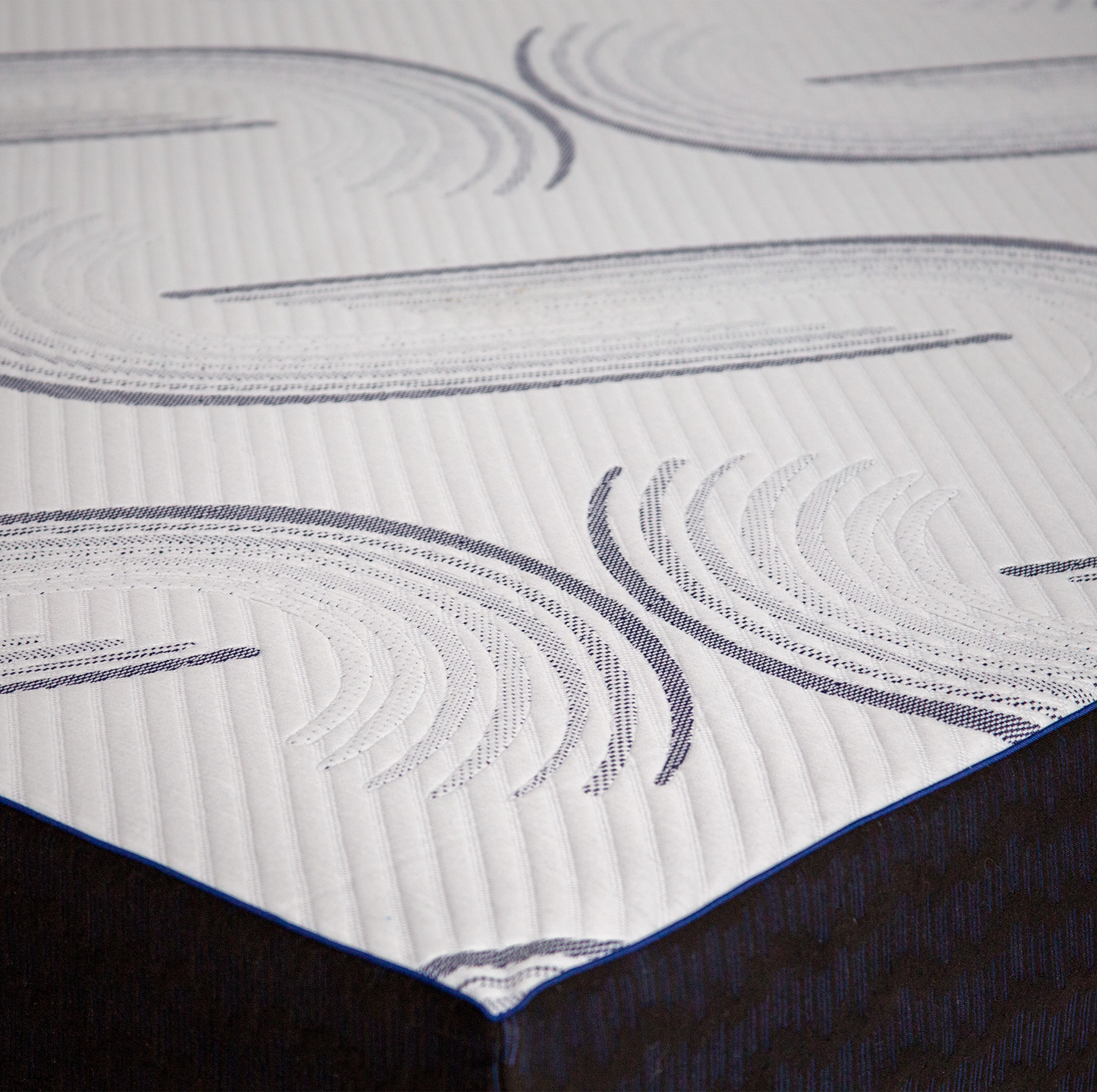 DreamSense Serene Hybrid Mattress